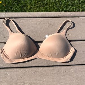 Body By Victoria Wireless Bra Size 34DD